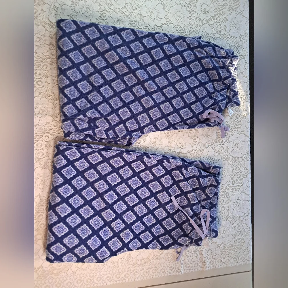 2 Pair Fleece Pants Sz L Lounge PJ Pants Blue & White Drawstring Waist Like NEW - Picture 2 of 12